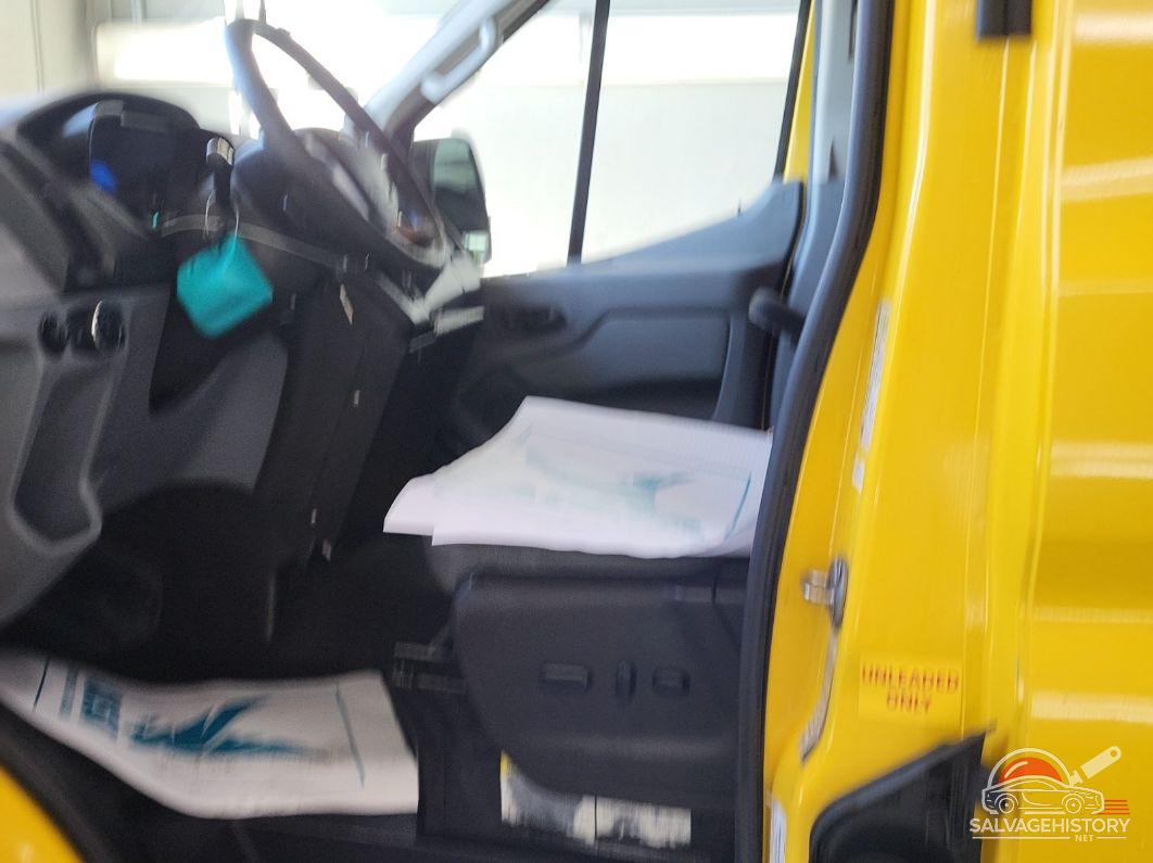 1FTKR3XM0GKB35129 2016 FORD TRANSIT-250 photo no. 6