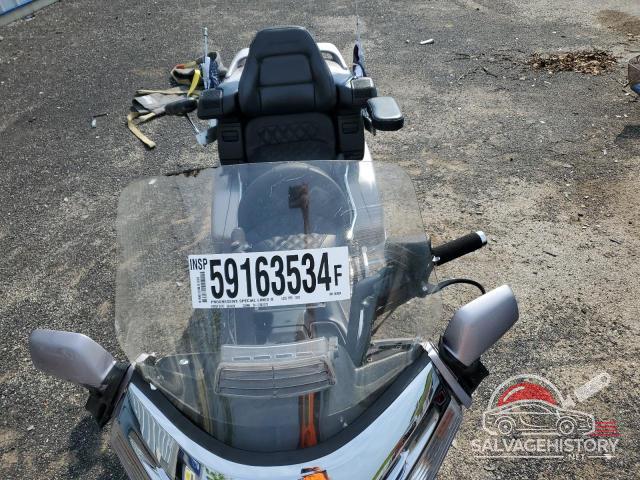 1HFSC2239WA004334 1998 HONDA GL CYCLE photo no. 5