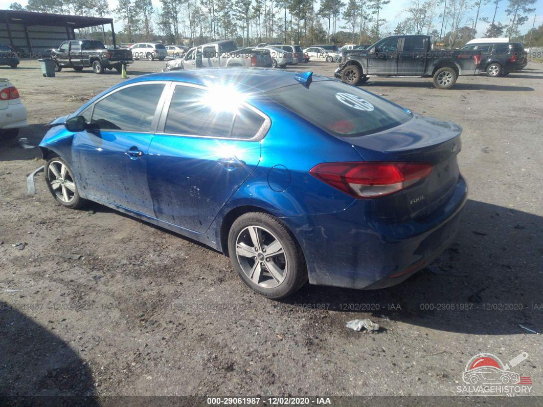 3KPFL4A70JE242963 2018 KIA FORTE photo no. 3