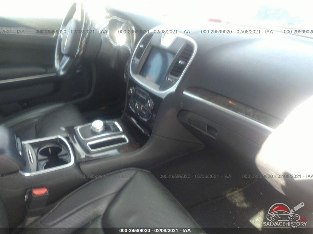2C3CCAEG5KH585824 2019 CHRYSLER 300 photo no. 5