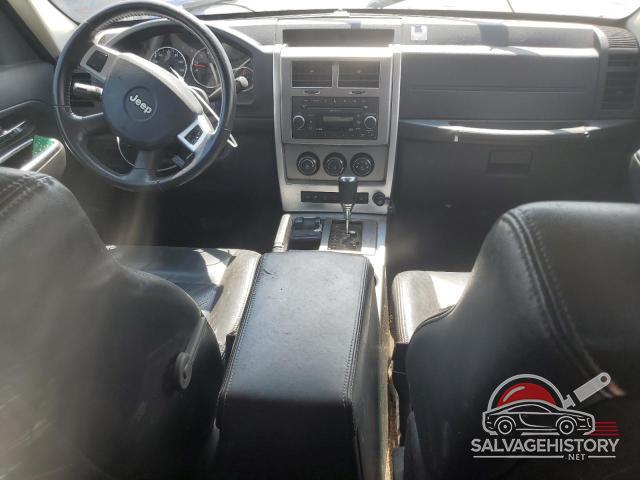 1J4PN5GK8AW151259 2010 JEEP LIBERTY photo no. 8