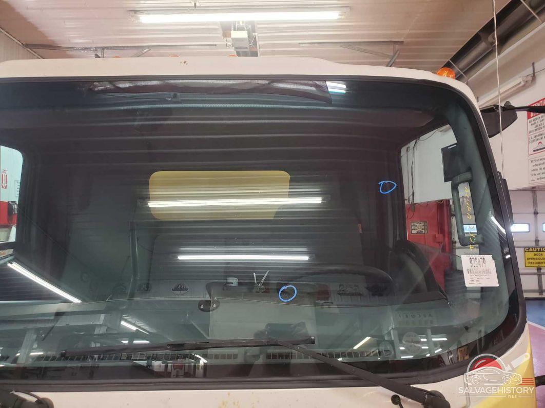 54DC4W1C2HS804826 2017 ISUZU NPR HD GAS REG photo no. 3