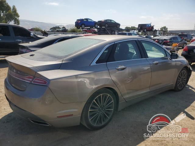 3LN6L2LU3GR628233 2016 04 MKZ photo no. 3