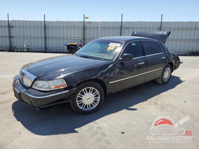 2LNHM82W88X657497 2008 LINCOLN TOWNCAR photo no. 2