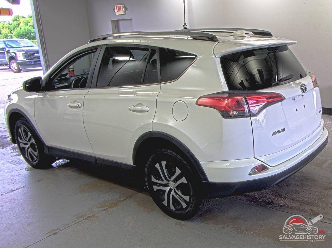 JTMBFREV3HJ153929 2017 TOYOTA RAV4 photo no. 4