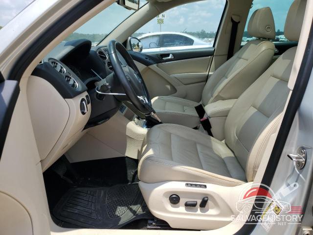 WVGAV7AX3CW555886 2012 VOLKSWAGEN TIGUAN photo no. 7