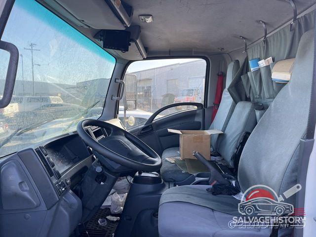 54DC4W1C9HS806220 2017 ISUZU NPR HD photo no. 2