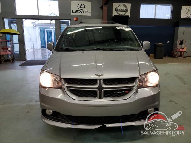 2C4RDGEG5JR284601 2018 DODGE CARAVAN photo no. 5