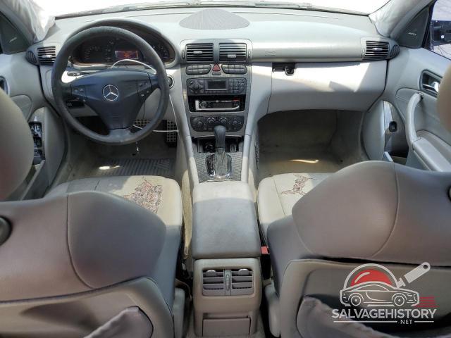 WDBRF40J74F514399 2004 MERCEDES-BENZ C-CLASS photo no. 8