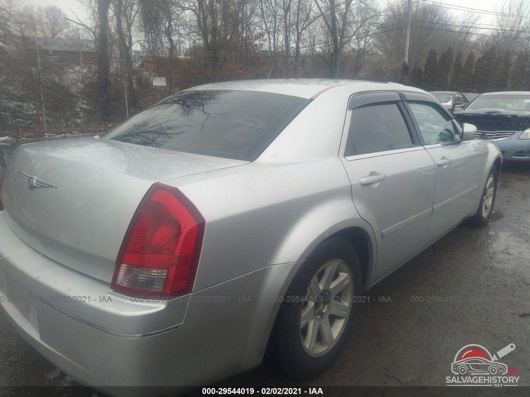 2C3JA53G25H561668 2005 CHRYSLER 300 photo no. 4