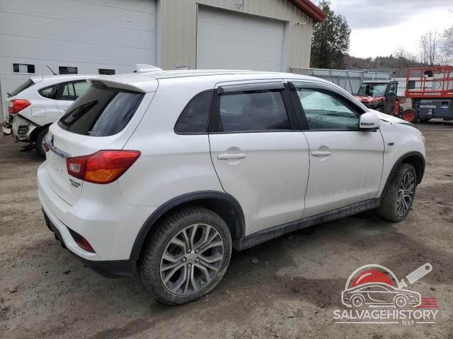 JA4AR3AU0JZ010807 2018 MITSUBISHI OUTLANDER photo no. 3