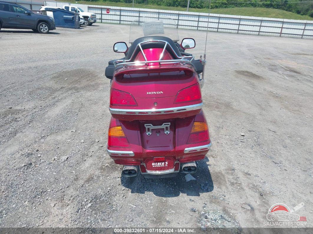 1HFSC47491A000659 2001 HONDA GL1800 photo no. 6
