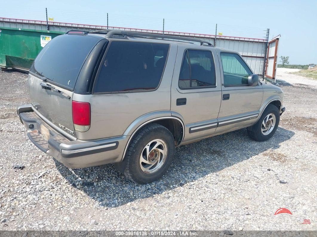 1GNDT13W2XK195765 1999 CHEVROLET BLAZER photo no. 4