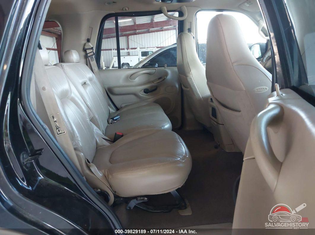1FMFU18LX1LA76405 2001 FORD EXPEDITION photo no. 8