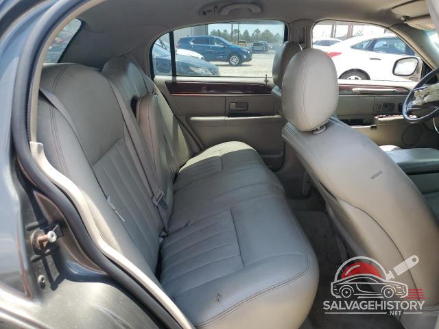 1LNHM81W63Y673109 2003 LINCOLN TOWNCAR photo no. 10