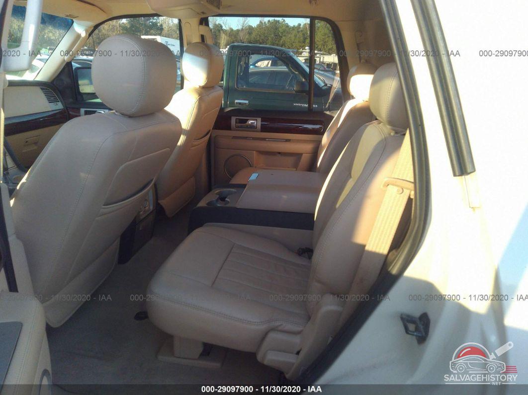 5LMFU28505LJ03833 2005 LINCOLN NAVIGATOR photo no. 8