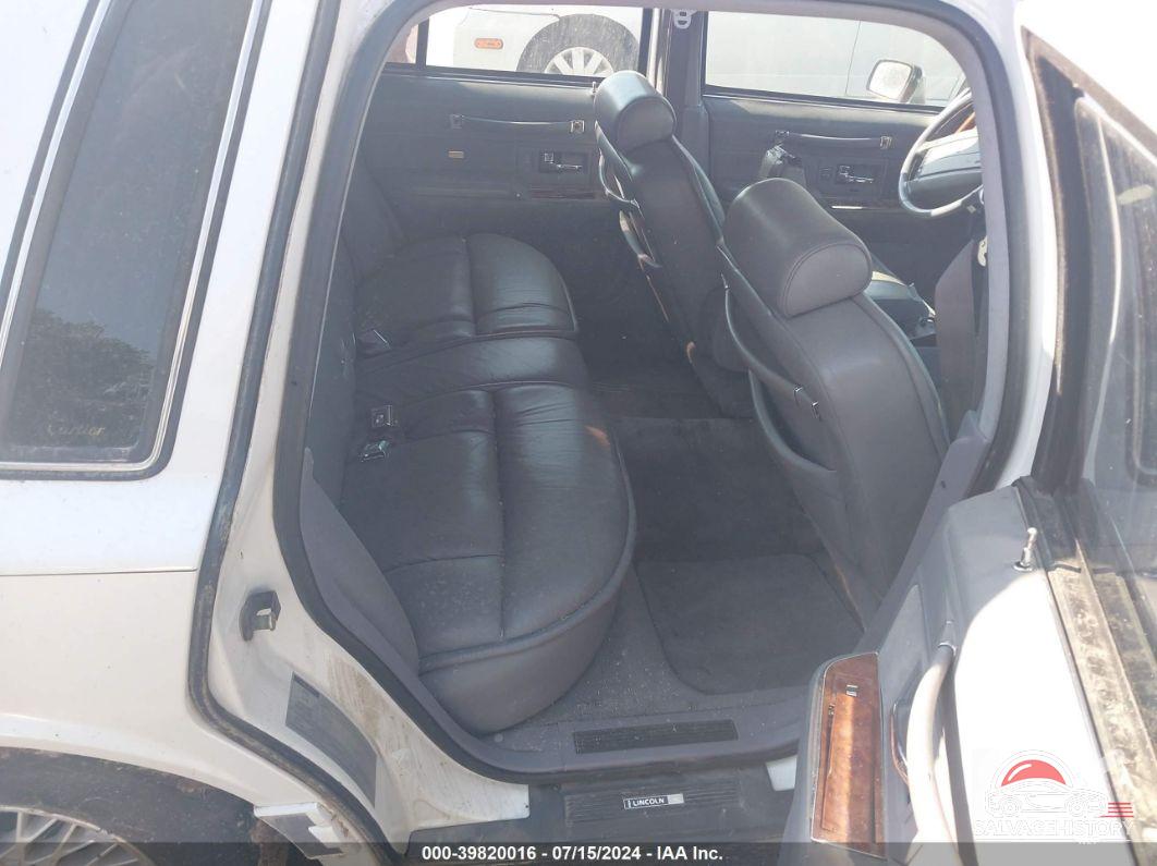 1LNLM83W7RY682059 1994 LINCOLN TOWN CAR photo no. 8
