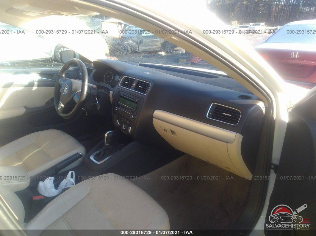 3VWD07AJ3EM430902 2014 VOLKSWAGEN JETTA SEDAN photo no. 5