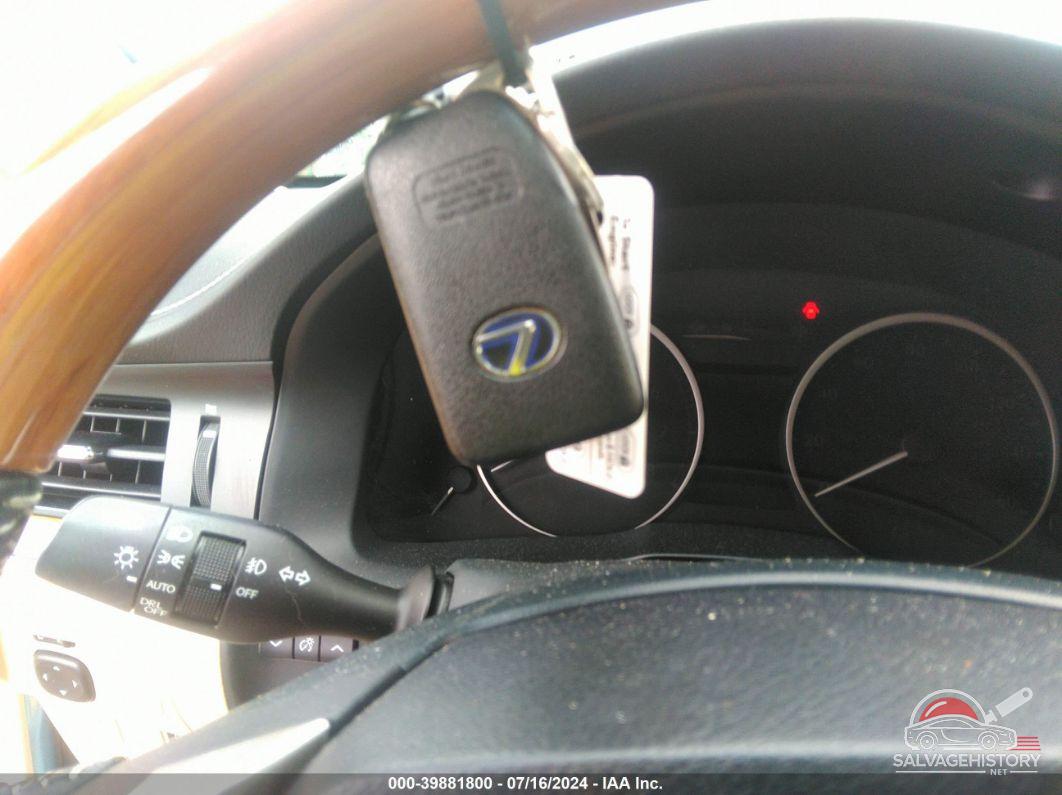 JTHBW1GG5D2009088 2013 LEXUS ES 300H photo no. 11