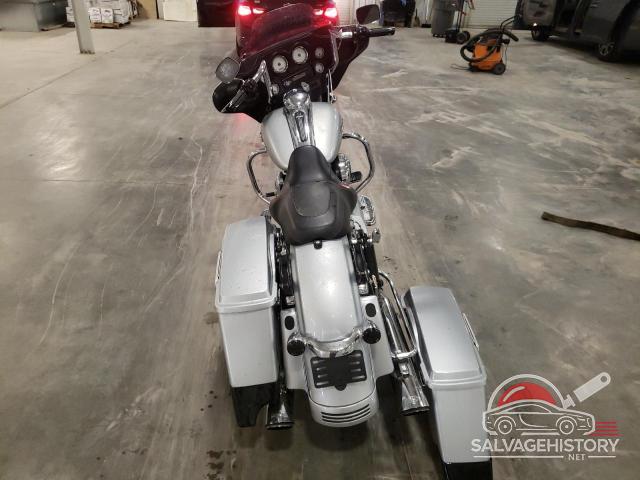 1HD1KB410AB657401 2010 HARLEY-DAVIDSON FL photo no. 4
