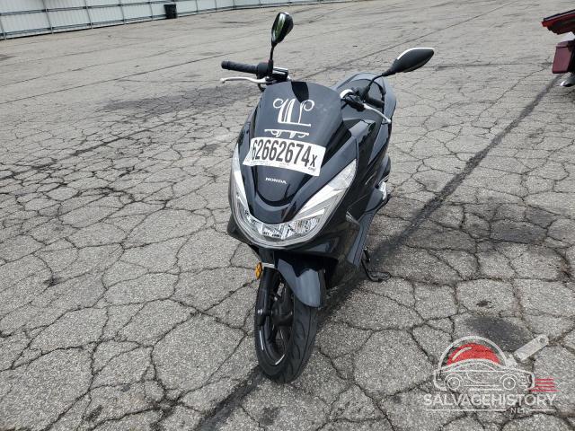 RLHKF1805FY001334 2015 HONDA PCX photo no. 2