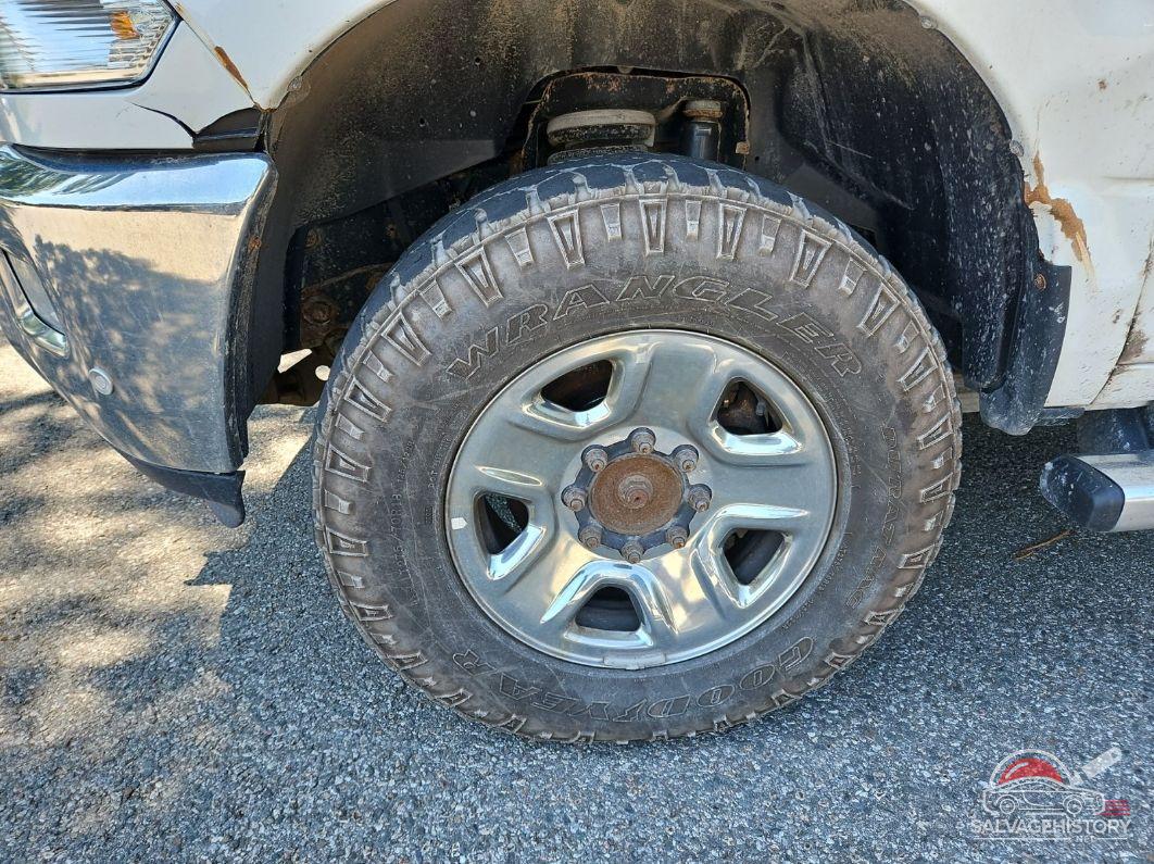 3C6UR5DL6JG356384 2018 RAM 2500 photo no. 5