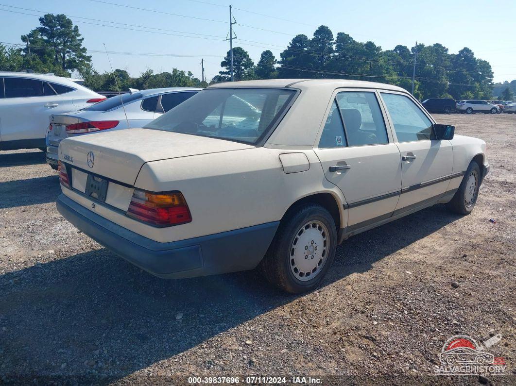 WDBEA26D2HA455686 1987 MERCEDES-BENZ 260 photo no. 4