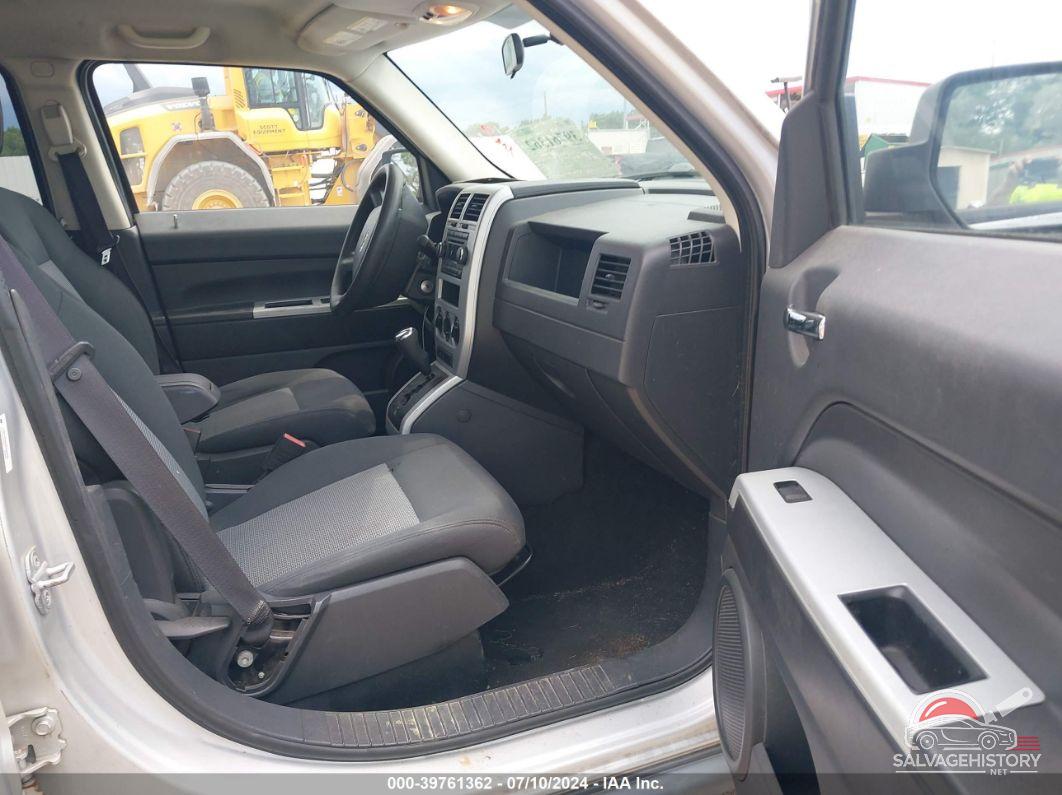 1J8FF28WX8D543575 2008 JEEP PATRIOT photo no. 5