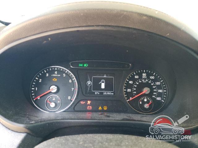 5XYPG4A55GG120599 2016 KIA SORENTO photo no. 9