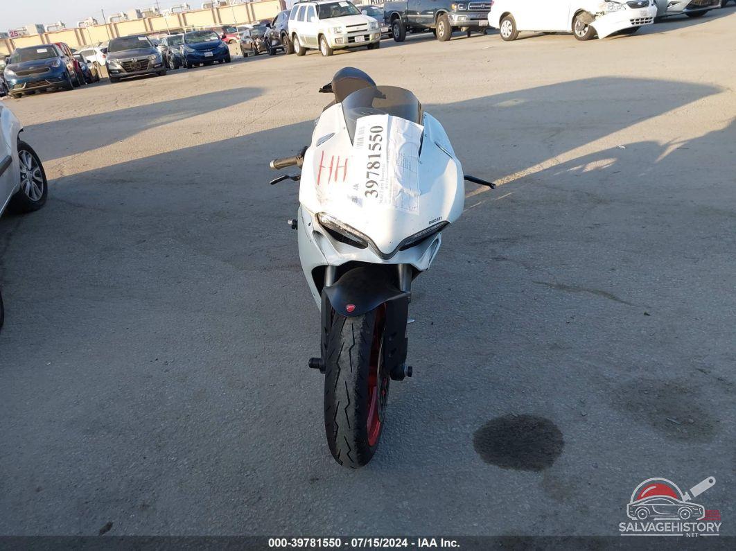 ZDM14B1W4HB005732 2017 DUCATI SUPERBIKE photo no. 5