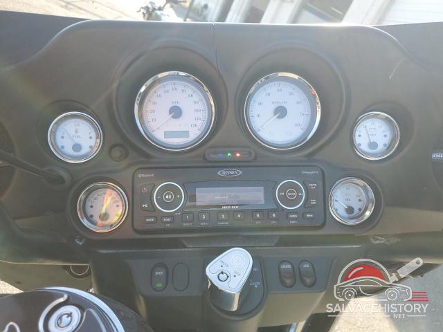 1HD1KB410AB646639 2010 HARLEY-DAVIDSON FL photo no. 7