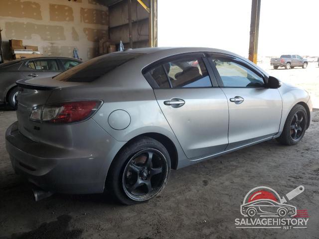 JM1BL1S67A1131610 2010 MAZDA MAZDA3 photo no. 3