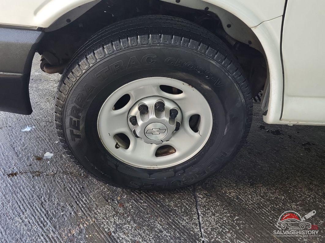 1GAZGZFF4F1228520 2015 CHEVROLET EXPRESS 3500 photo no. 4