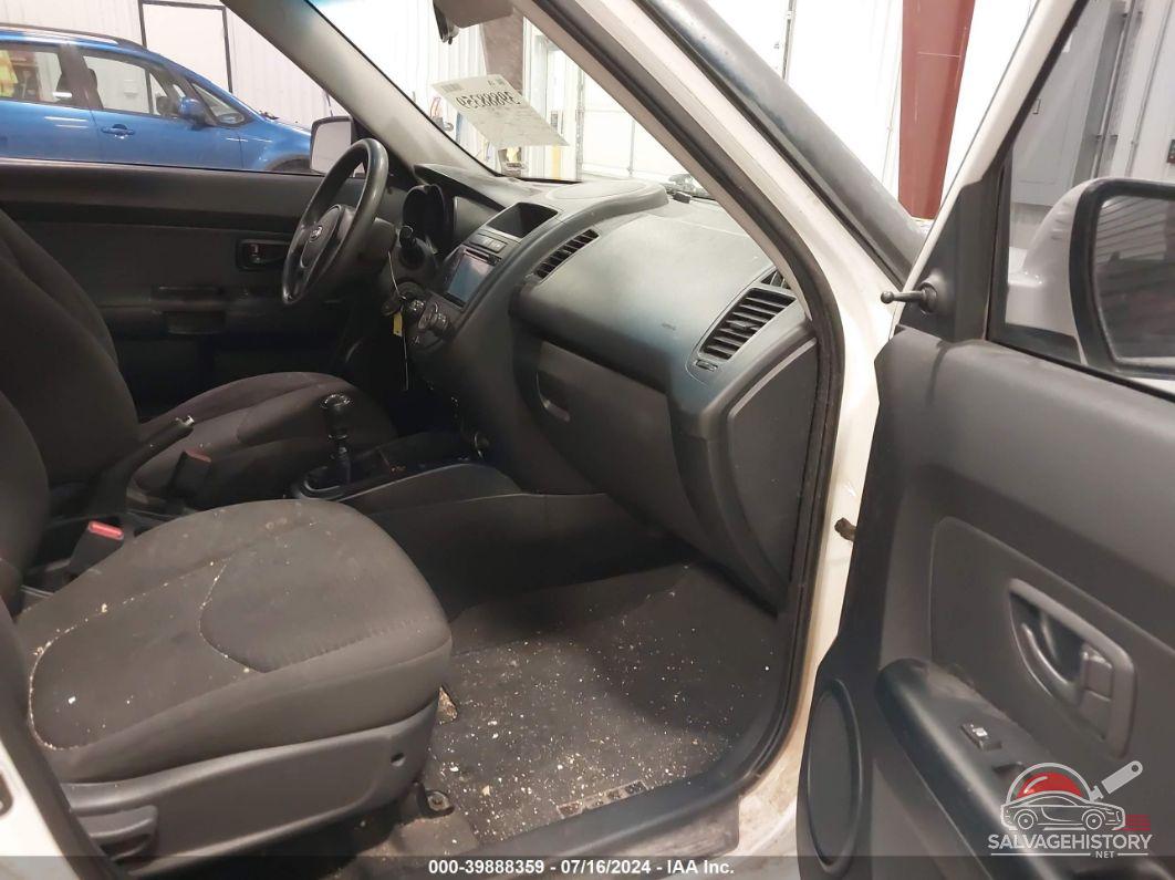 KNDJT2A50C7354484 2012 KIA SOUL photo no. 5