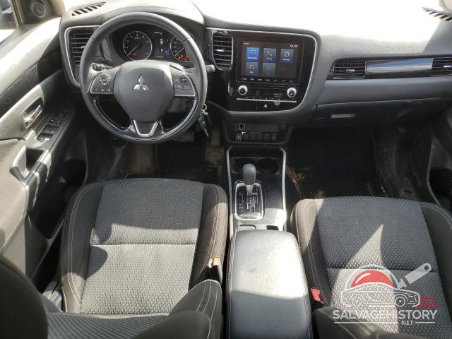 JA4AZ2A33LZ611827 2020 MITSUBISHI OUTLANDER photo no. 8