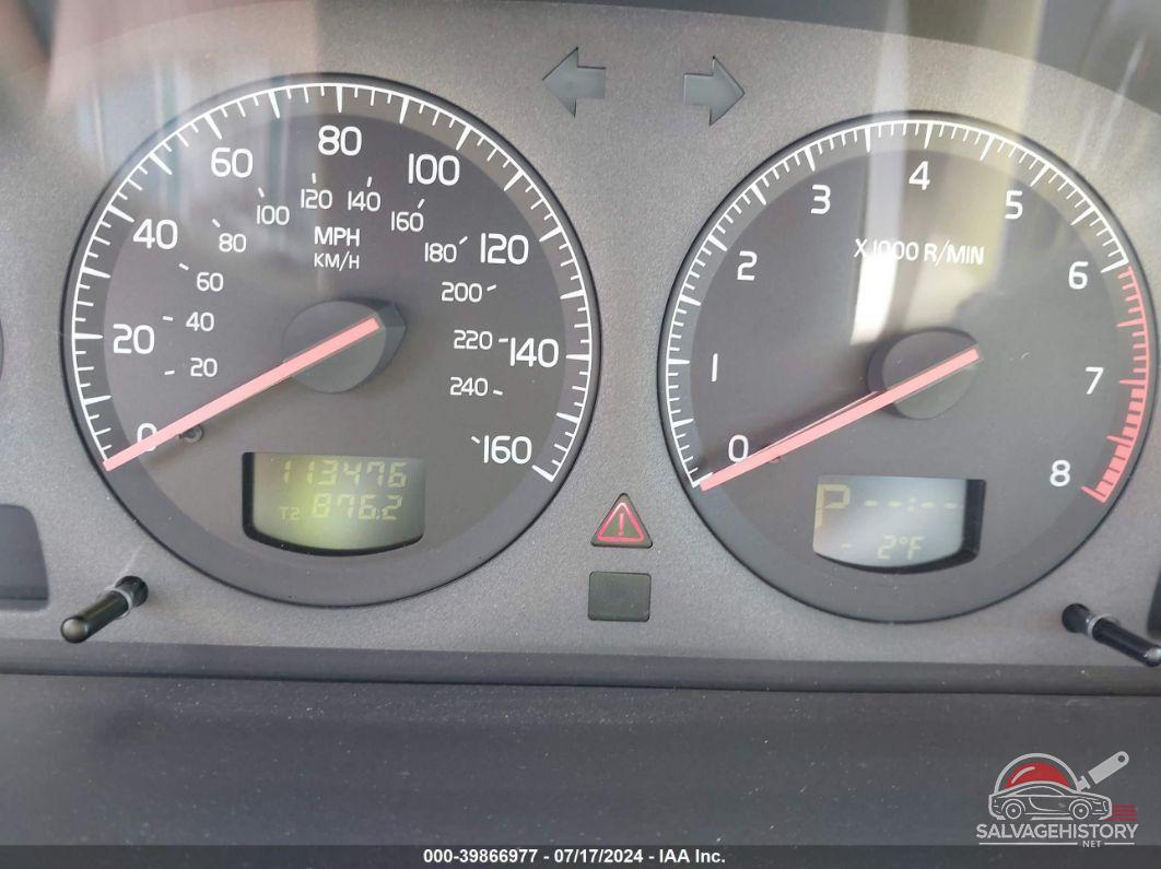 YV1SW53D211016872 2001 VOLVO V70 photo no. 7