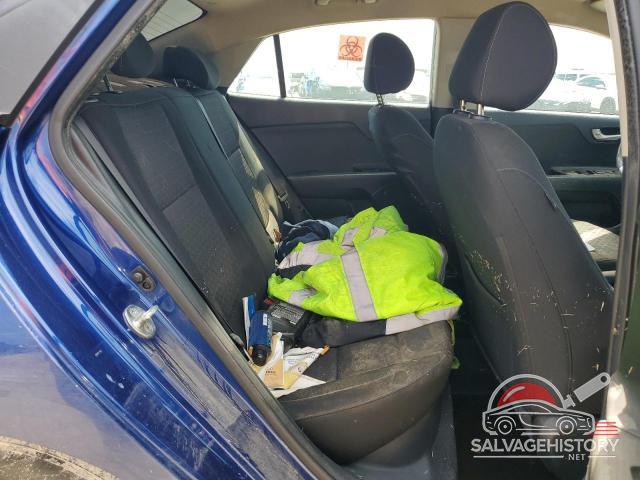 3KPA24AB5JE100531 2018 KIA RIO photo no. 10