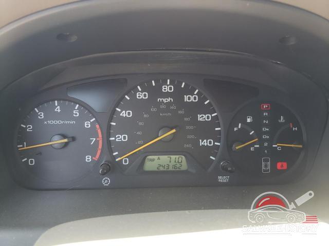 1HGCG16522A030617 2002 HONDA ACCORD photo no. 9