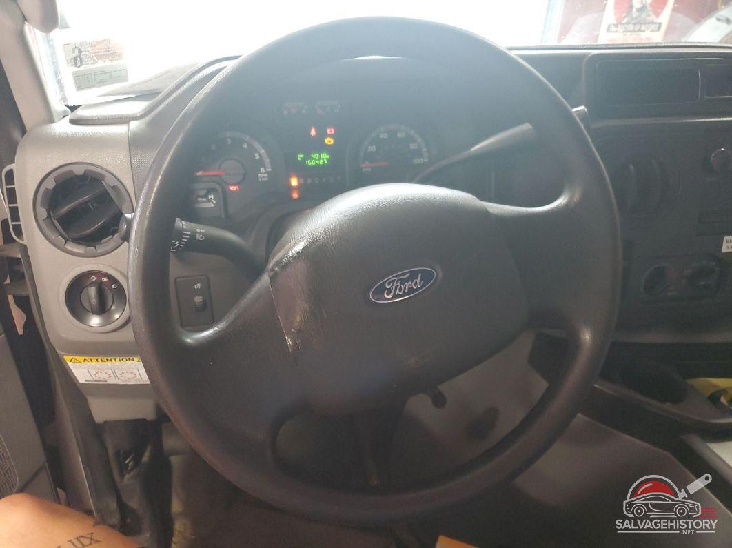1FDXE4FS4HDC69036 2017 FORD ECONOLINE photo no. 2