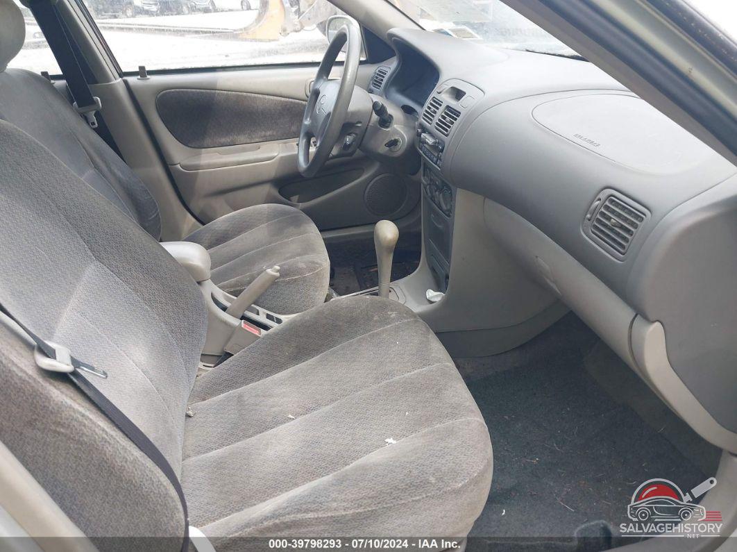 2T1BR12E71C395444 2001 TOYOTA COROLLA photo no. 5