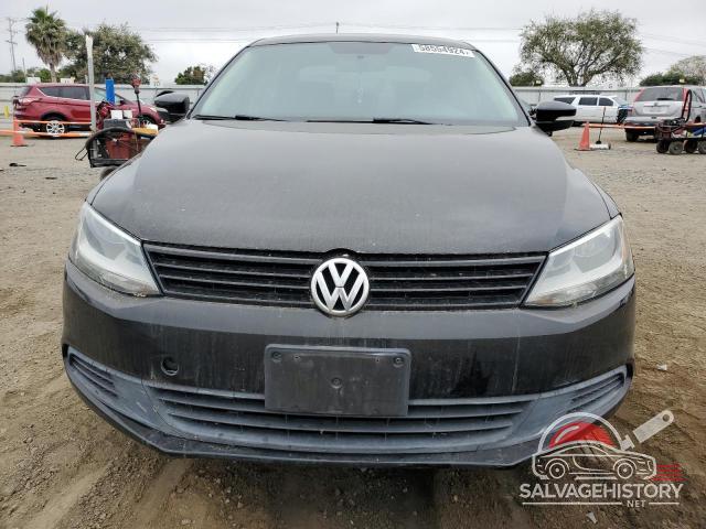3VWD17AJ3EM388311 2014 VOLKSWAGEN JETTA photo no. 5