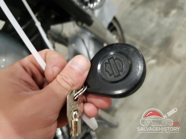 1HD1KB410AB657401 2010 HARLEY-DAVIDSON FL photo no. 8