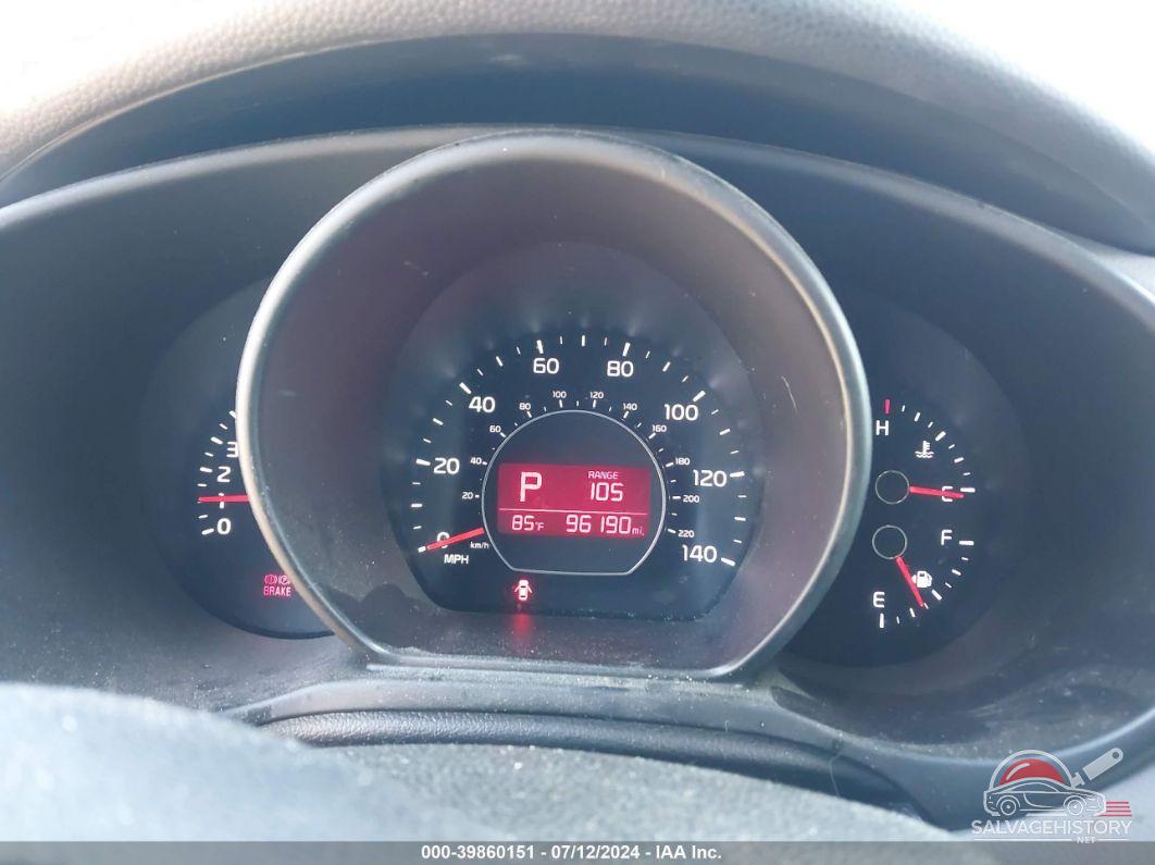 KNDJN2A28H7472192 2017 KIA SOUL photo no. 7