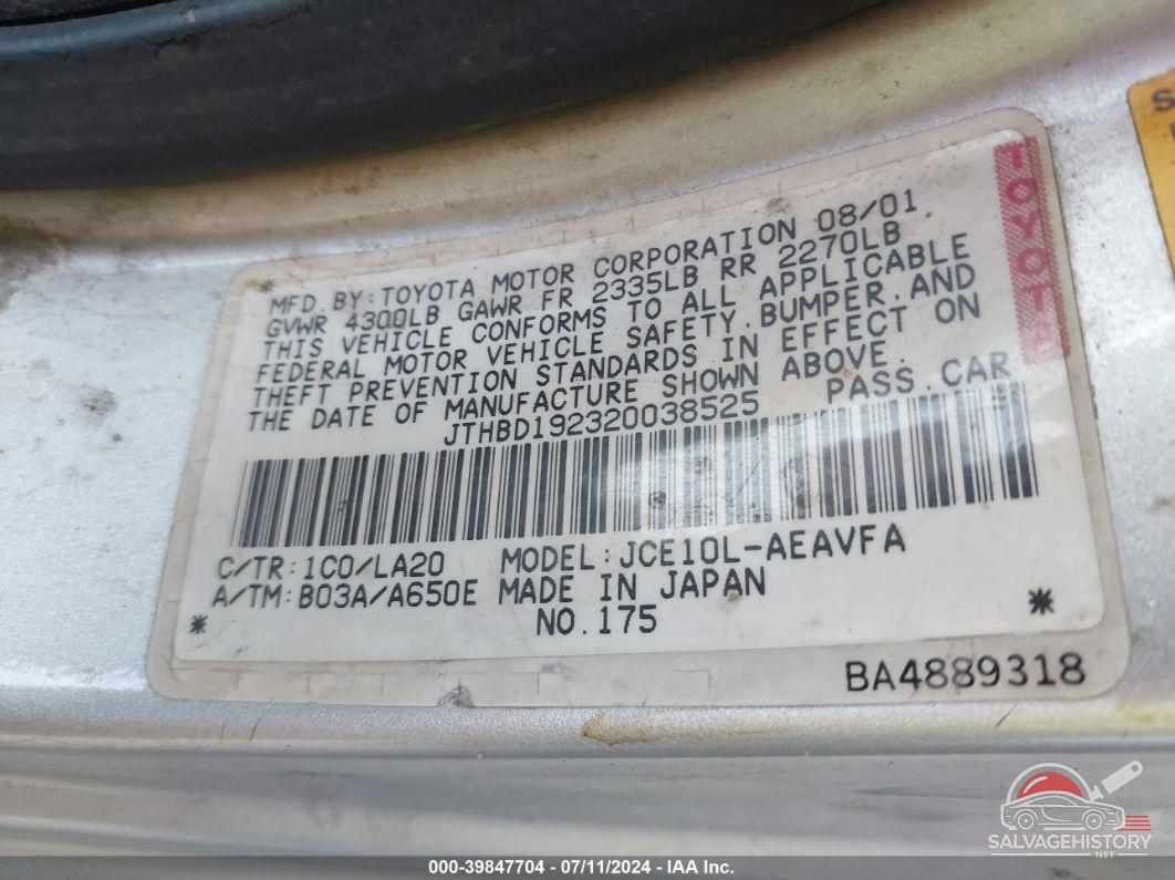 JTHBD192320038525 2002 LEXUS IS 300 photo no. 9