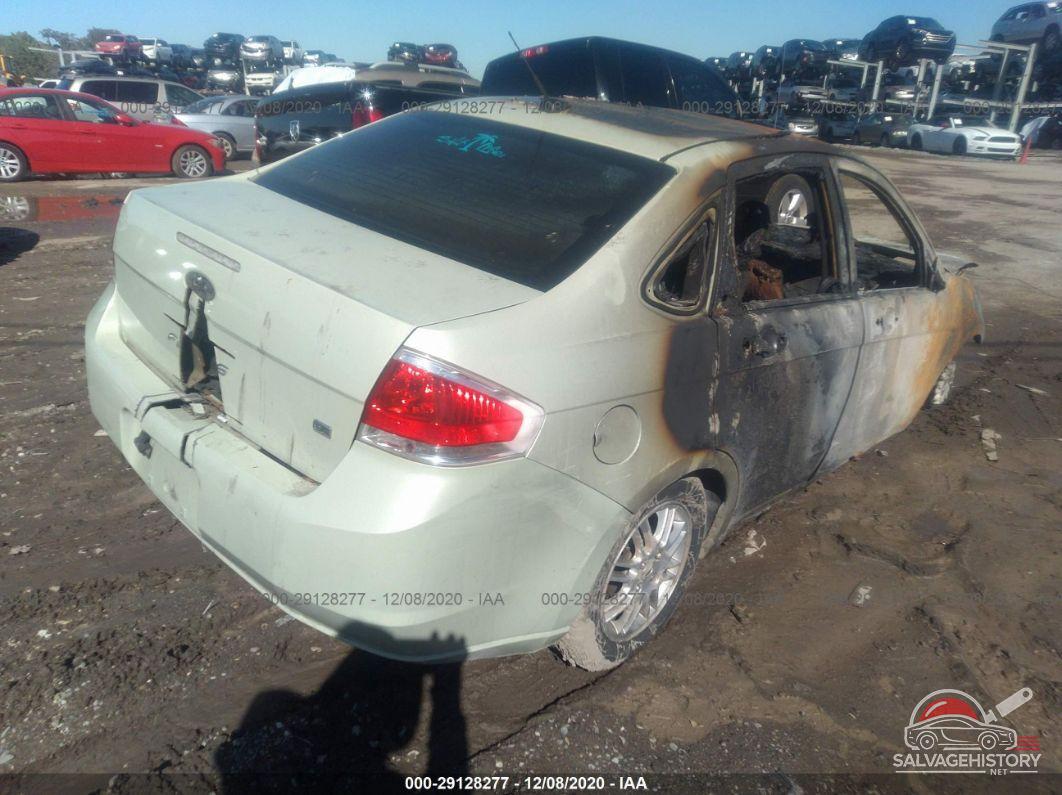 1FAHP3FN7AW205631 2010 FORD FOCUS photo no. 4