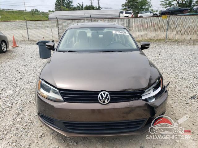 3VWDX7AJ4CM367611 2012 VOLKSWAGEN JETTA photo no. 5