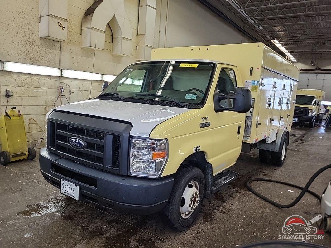 1FDXE4FSXJDC18937 2018 FORD E-450 CUTAWAY photo no. 4