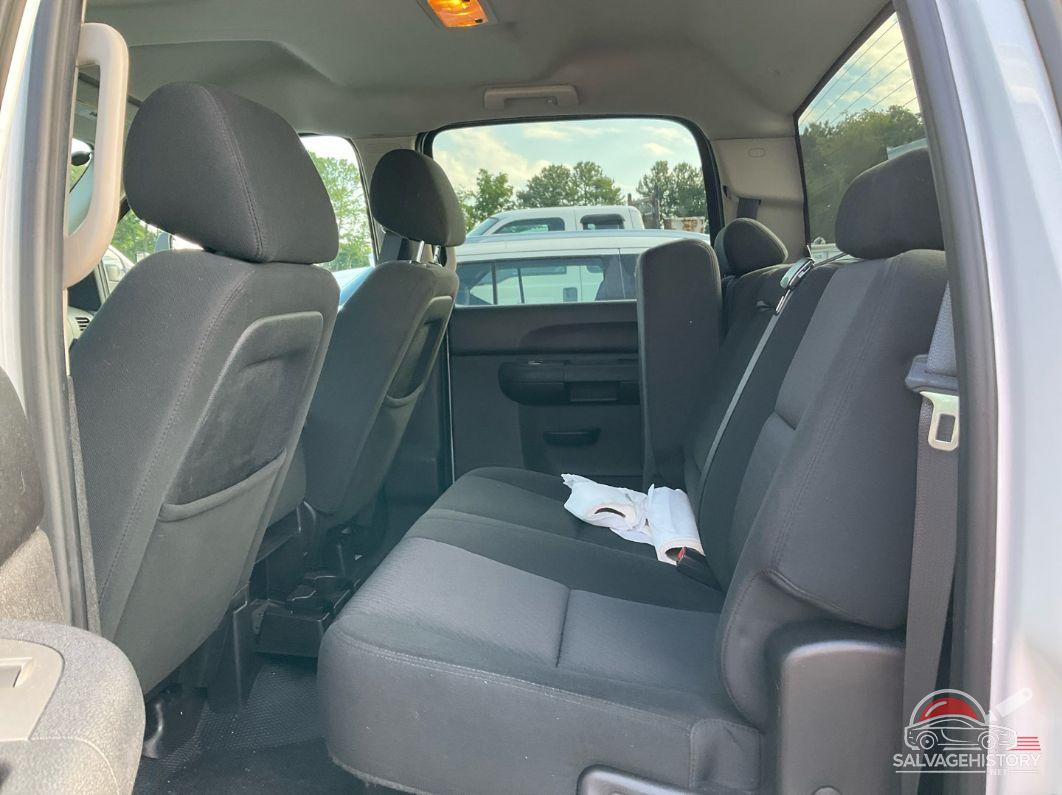 3GCPKSE32BG361140 2011 CHEVROLET SILVERADO 1500 photo no. 6