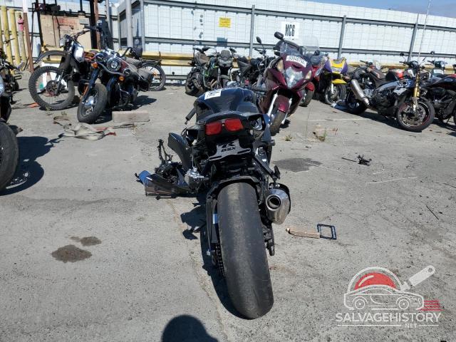 JS1GR7MA2G2101372 2016 SUZUKI GSXR750 photo no. 4