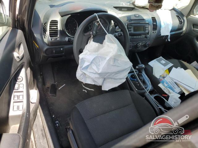3KPFK4A79HE066363 2017 KIA FORTE photo no. 8